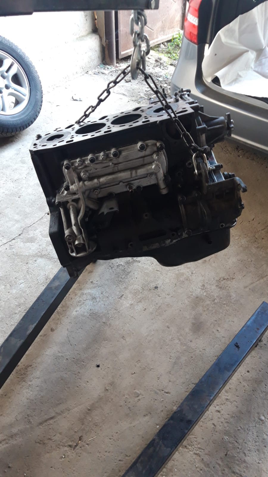 Vand bloc motor Kia Sorento 2.5 crdi 140cp/170cp cod motor D4CB