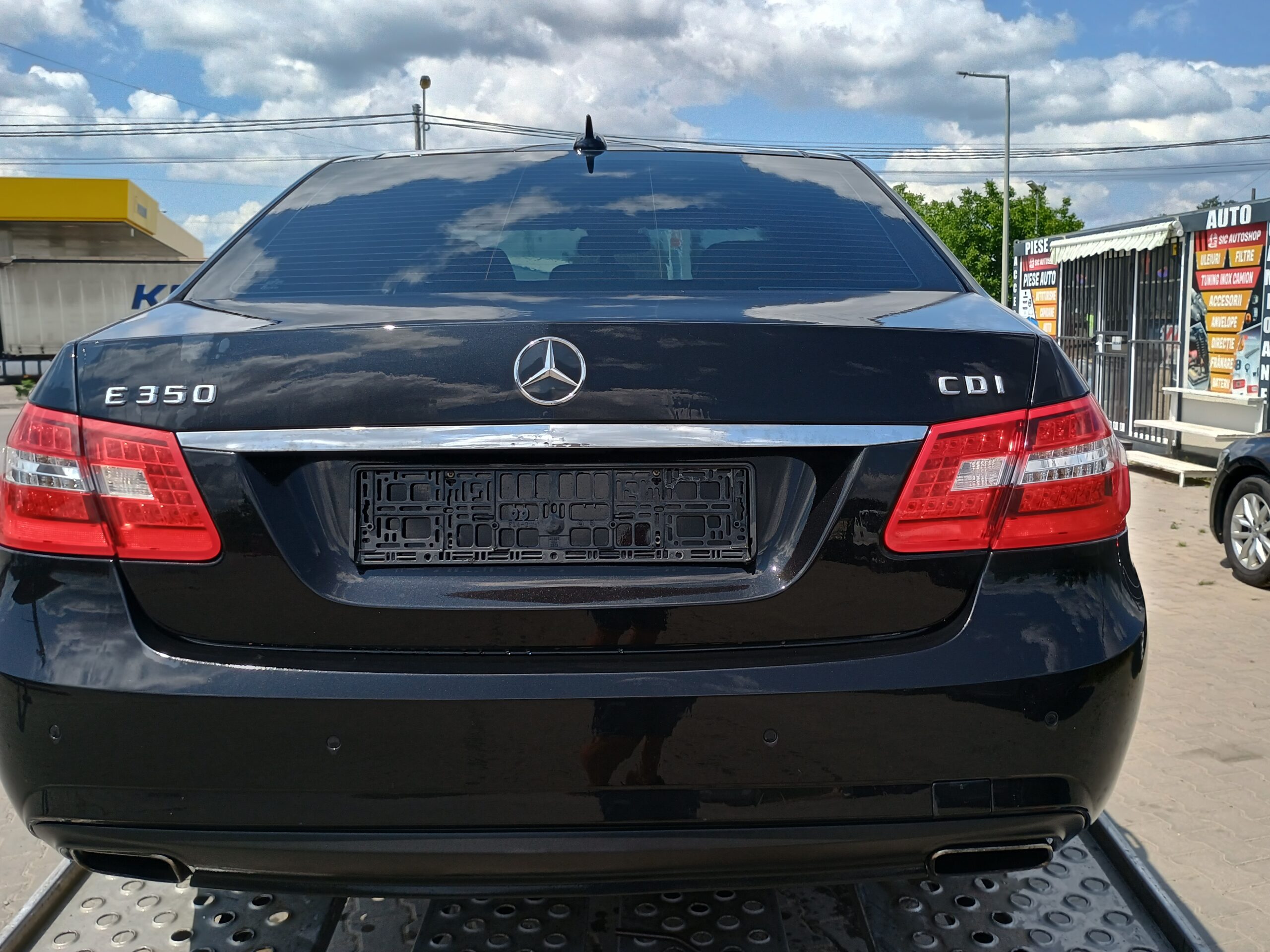 Dezmembrez Mercedes w212 e350 e220 și w204 c220